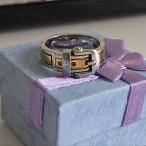 Henri Bendel Buckle 2-Tone Band Ring Size 6 GUC